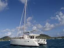 Lagoon 400 3 cabins : At anchor in Martinique